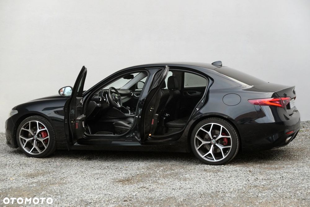 Alfa Romeo Giulia - 23