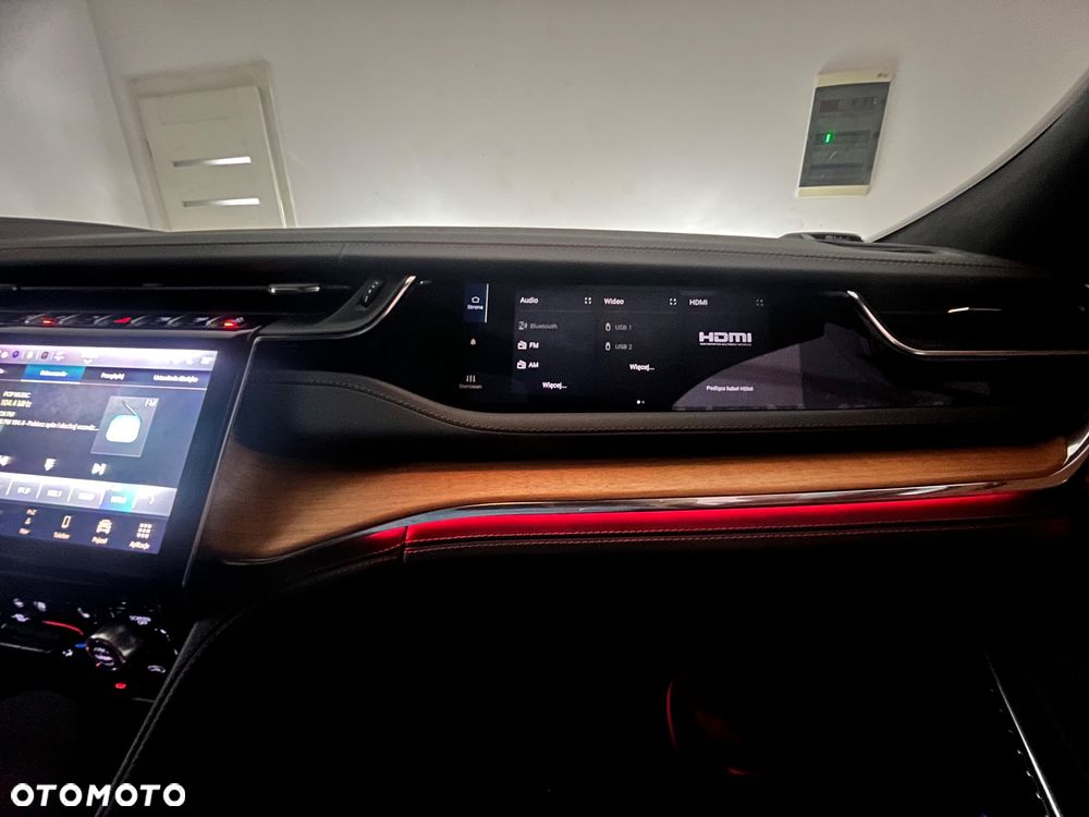 Jeep Grand Cherokee - 39