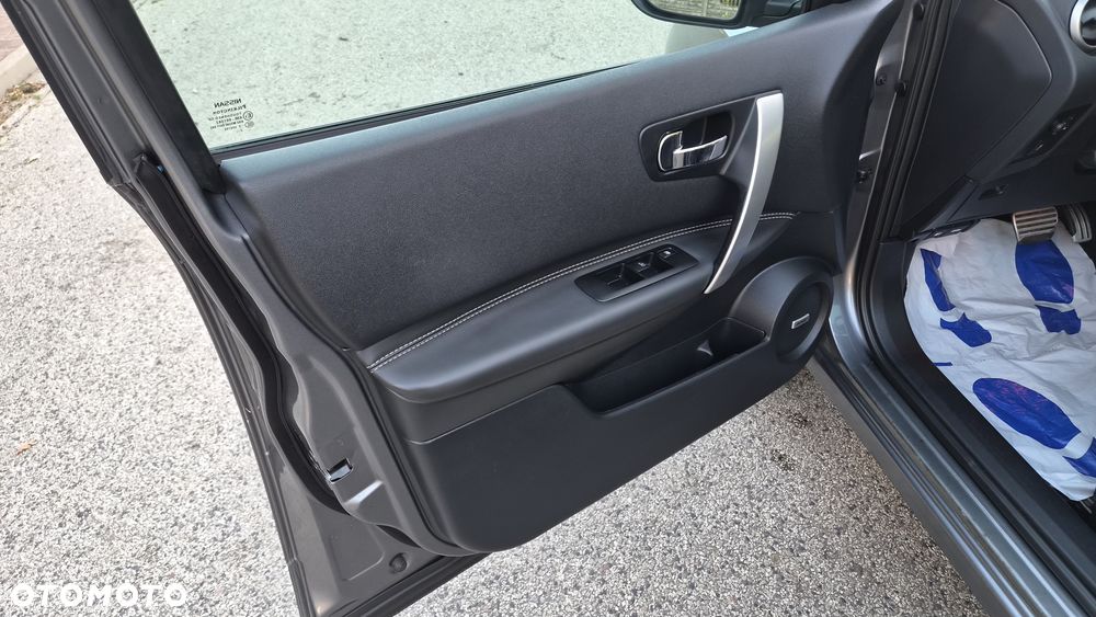 Nissan Qashqai 2.0 CVT lounge - 14