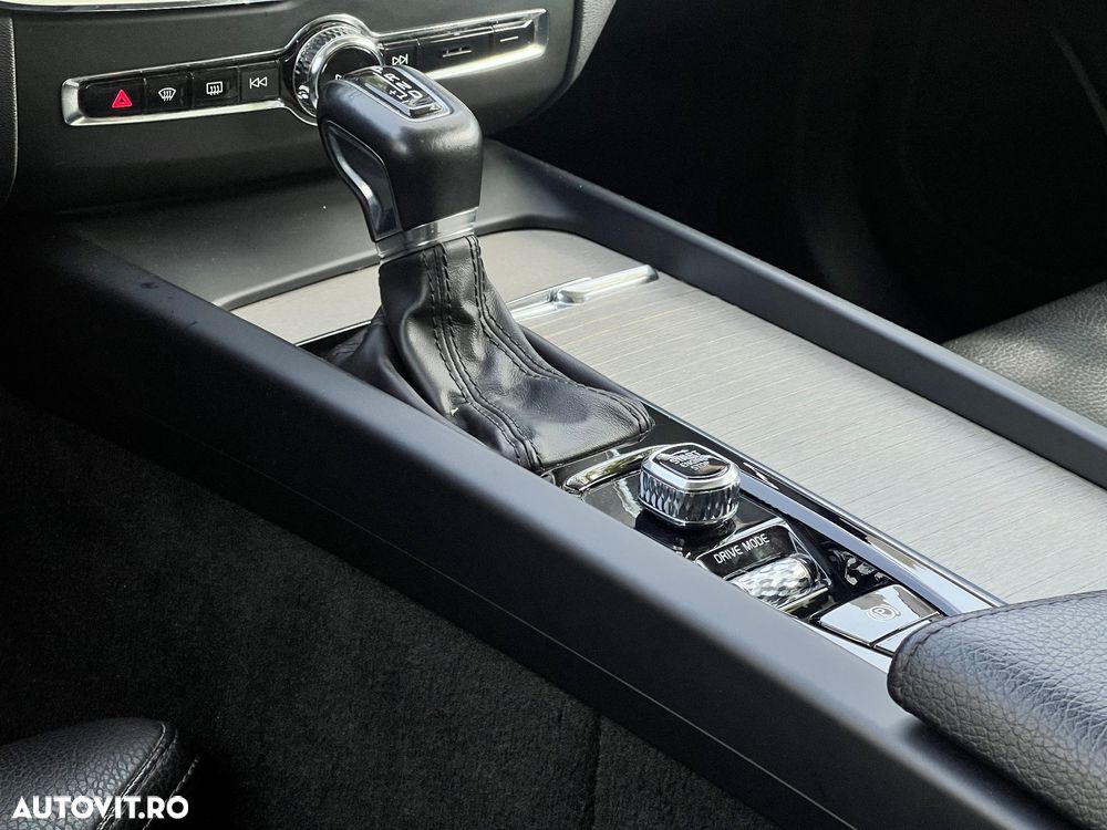 Volvo XC 60 D5 AWD Inscription - 7