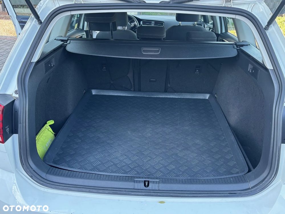 Volkswagen Golf - 8