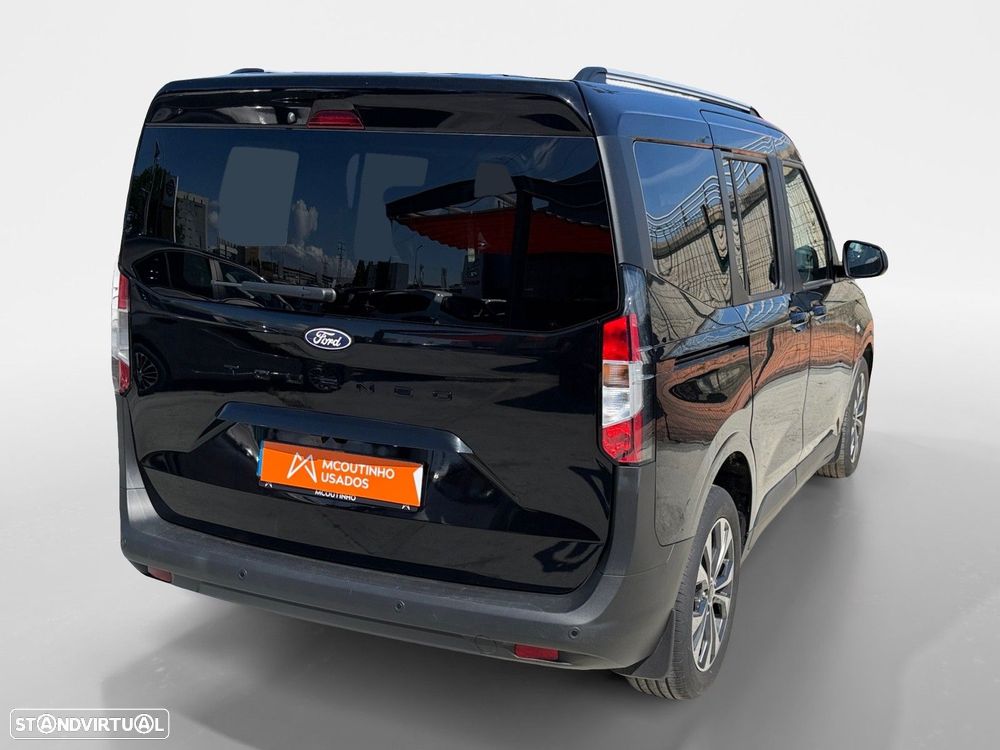 Ford Tourneo Courier 1.0 EcoBoost Titanium DCT — fotografia 5