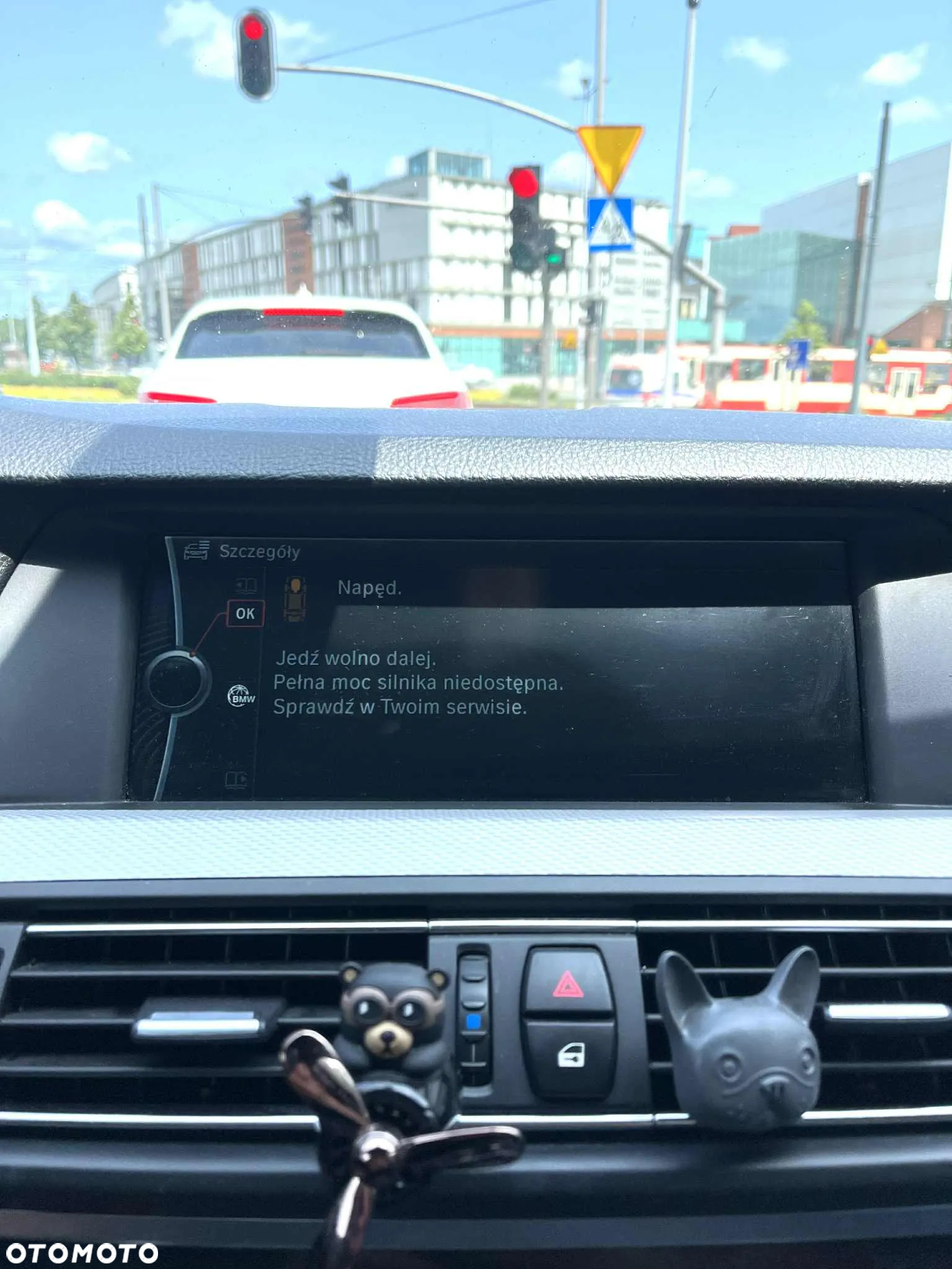 BMW Seria 5 528i xDrive - 14