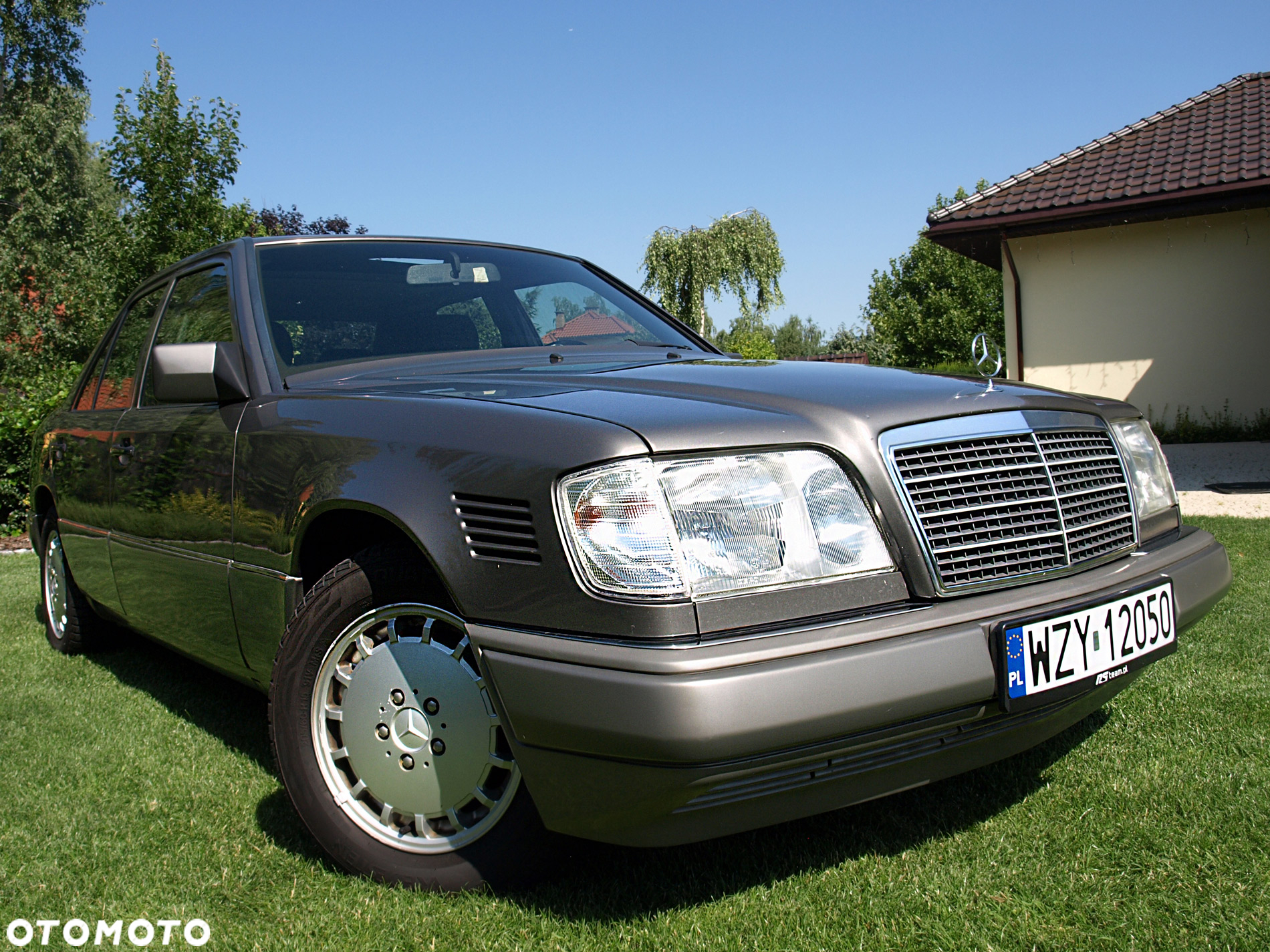 Mercedes-Benz Klasa E 300 D - 24