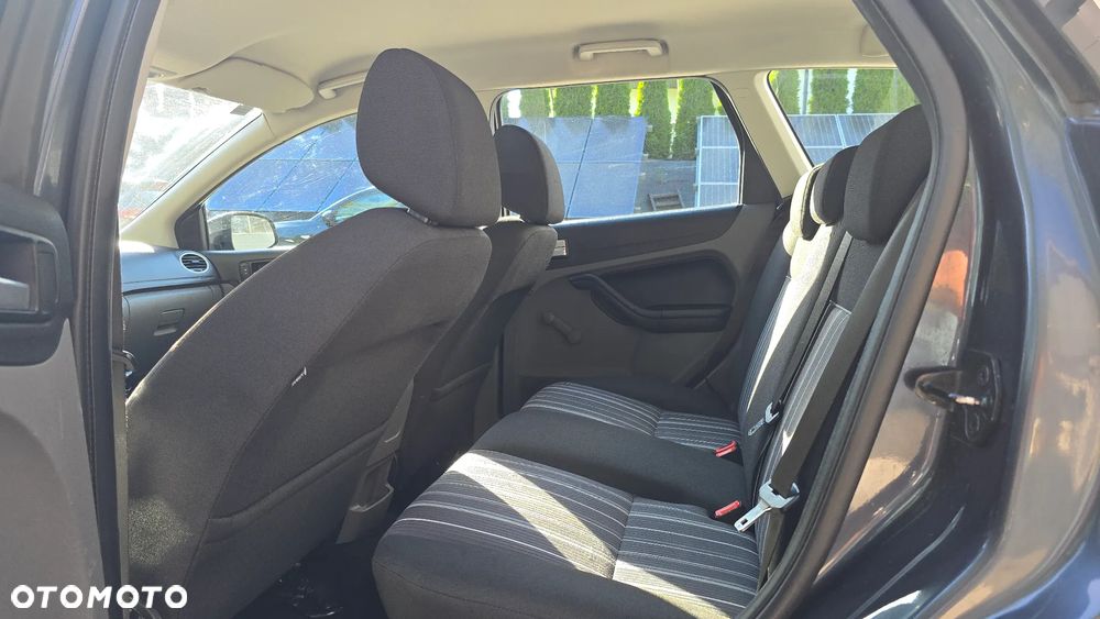 Ford Focus 1.4 16V Ambiente - 10