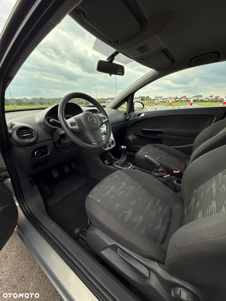 Opel Corsa 1.4 16V Enjoy - 28