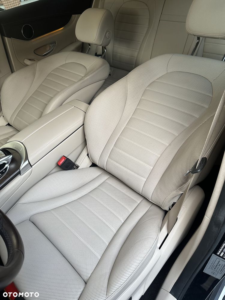 Mercedes-Benz GLC 220 d 4Matic 9G-TRONIC Exclusive - 29