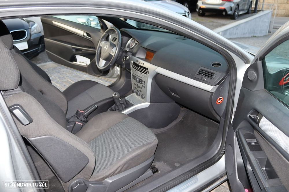 Opel Astra GTC 1.3 CDTi - 16