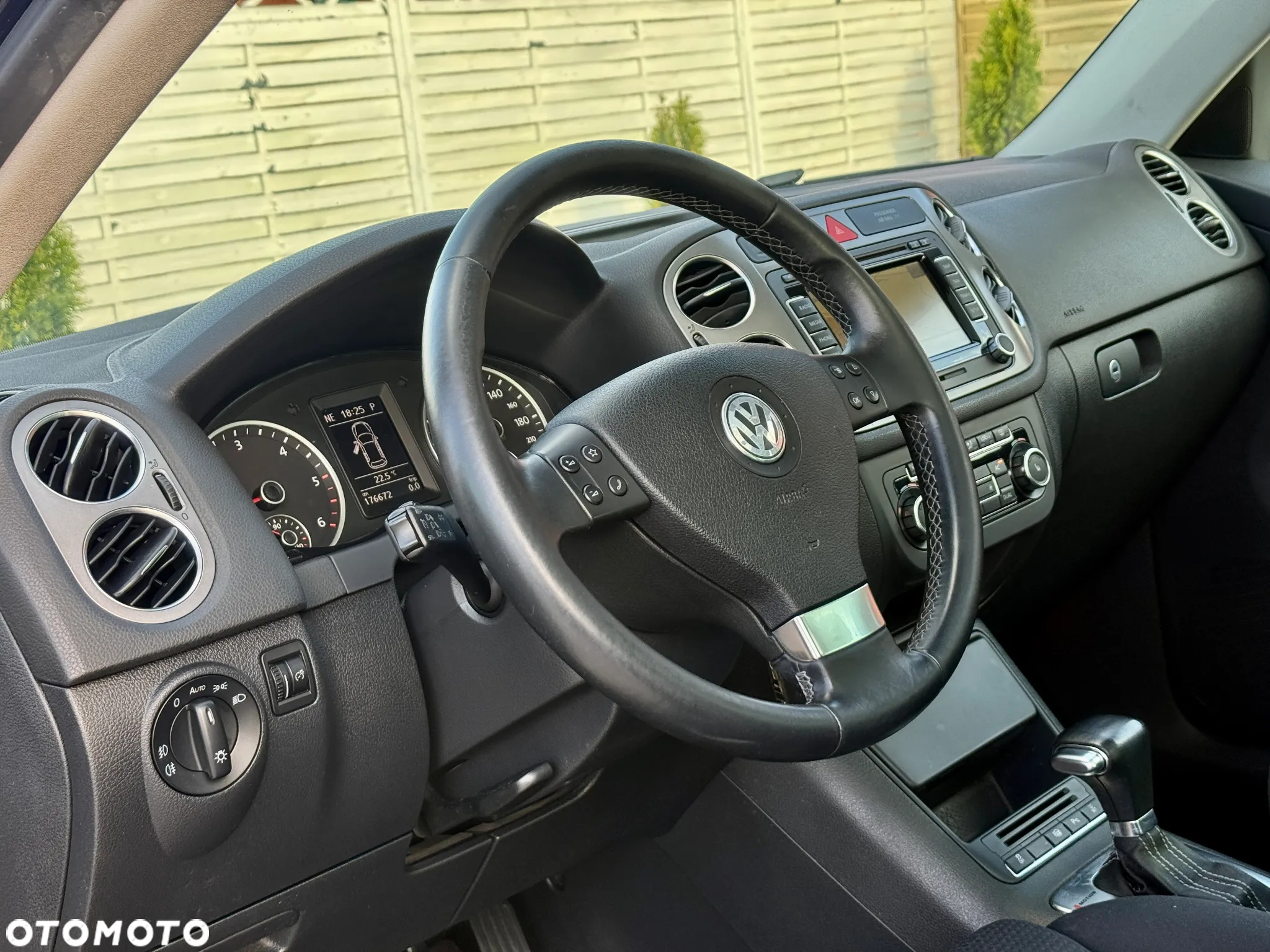 Volkswagen Tiguan 2.0 TDI DPF 4Motion BlueMotion Technology DSG Exclusive - 10