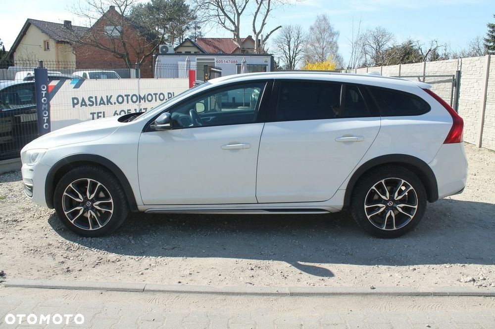 Volvo V60 Cross Country - 8