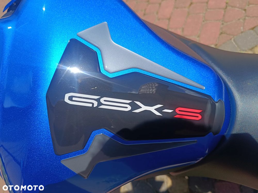 Suzuki GSX 1000 - 26
