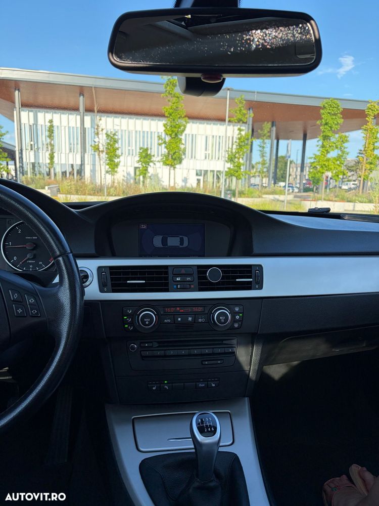 BMW Seria 3 320d - 19