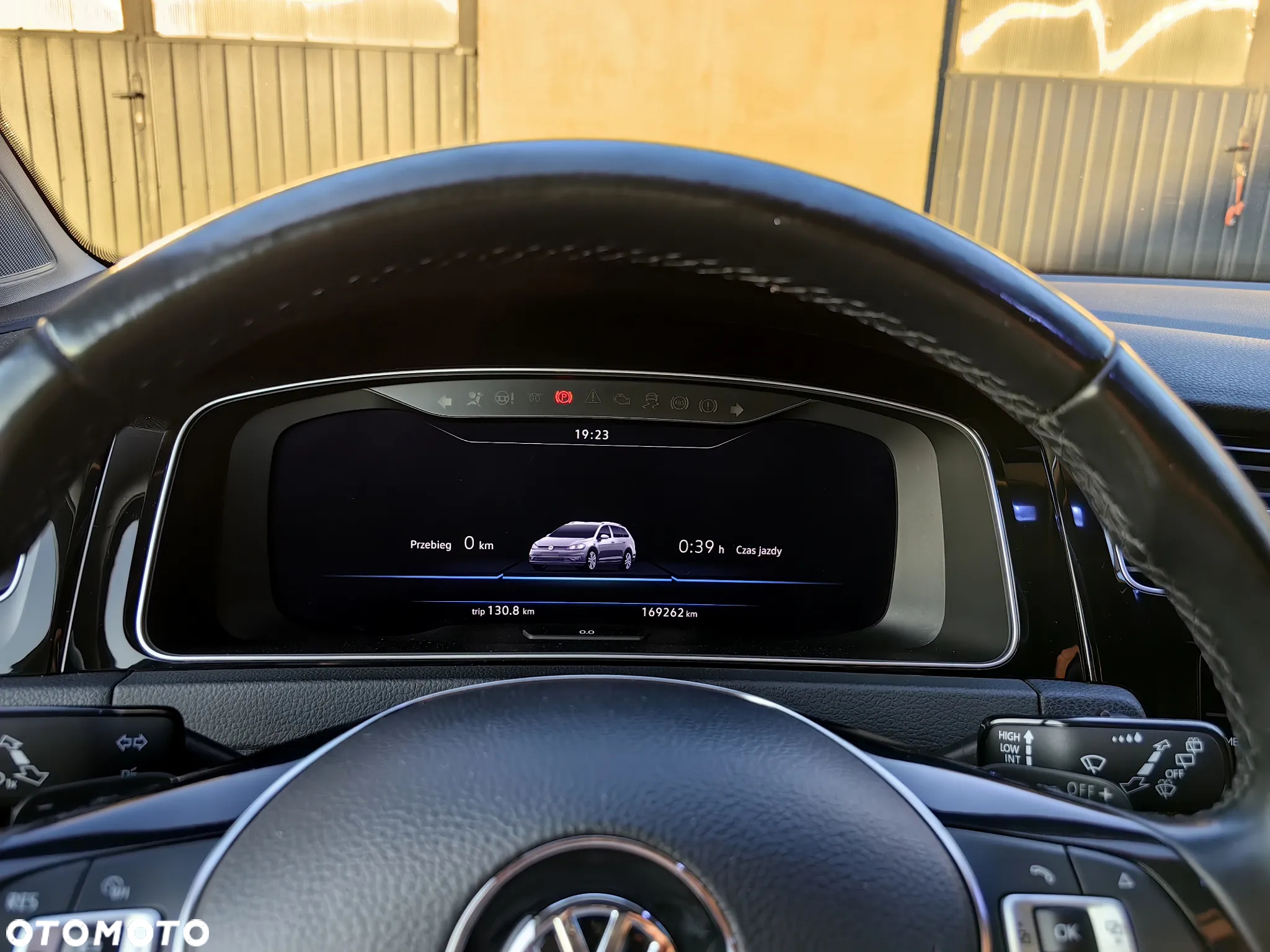 Volkswagen Golf 2.0 TDI DSG Sound - 36