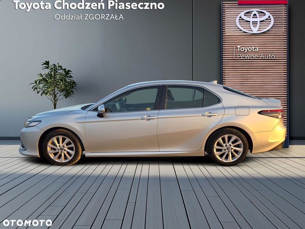 Toyota Camry 2021 photo 2