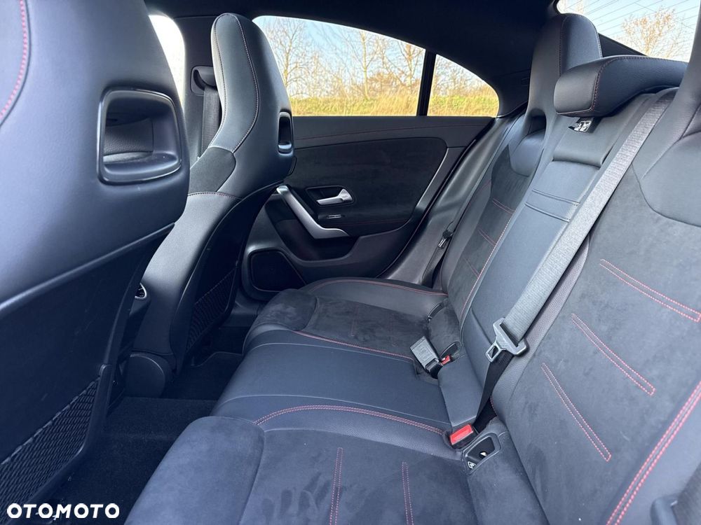 Mercedes-Benz CLA - 16