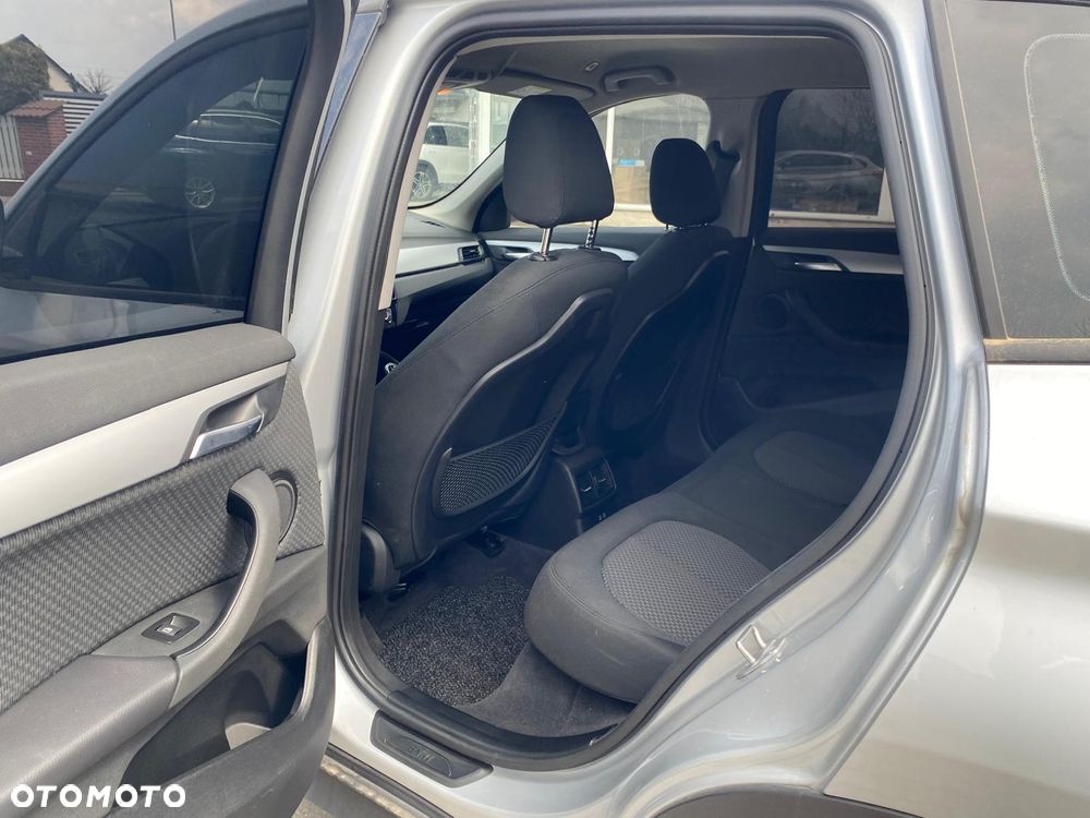 BMW X1 sDrive18i M Sportpaket - 4