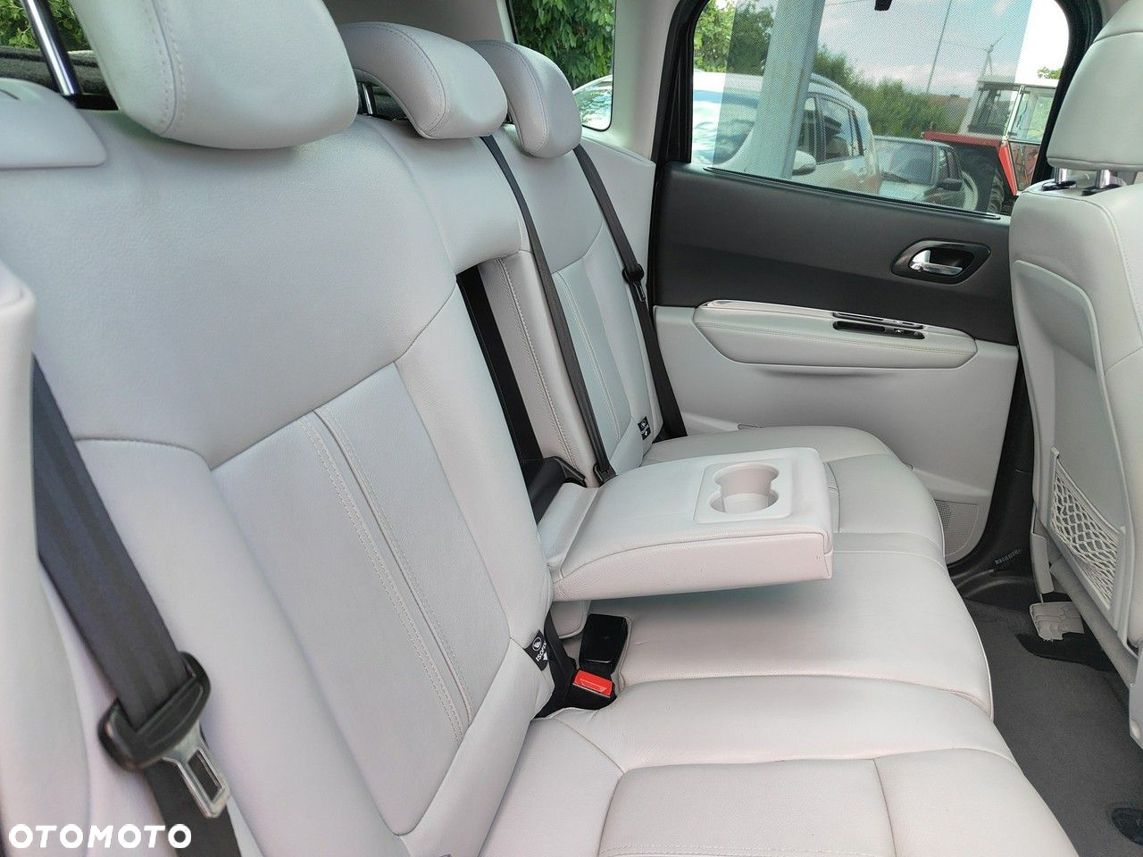 Peugeot 3008 HDi 160 Automatik Business-Line - 24