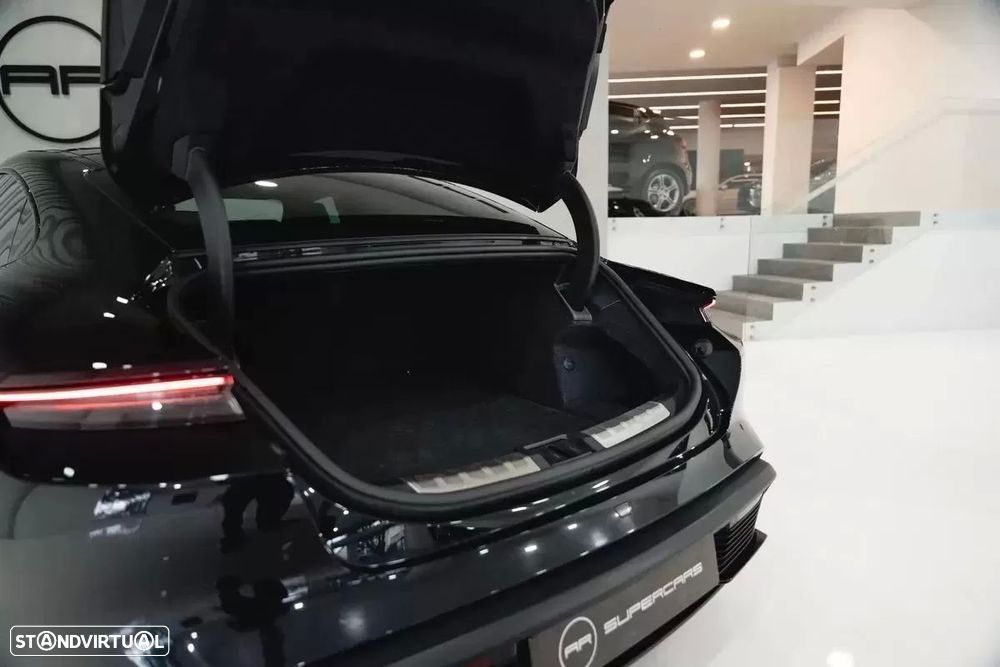 Porsche Taycan Turbo - 54