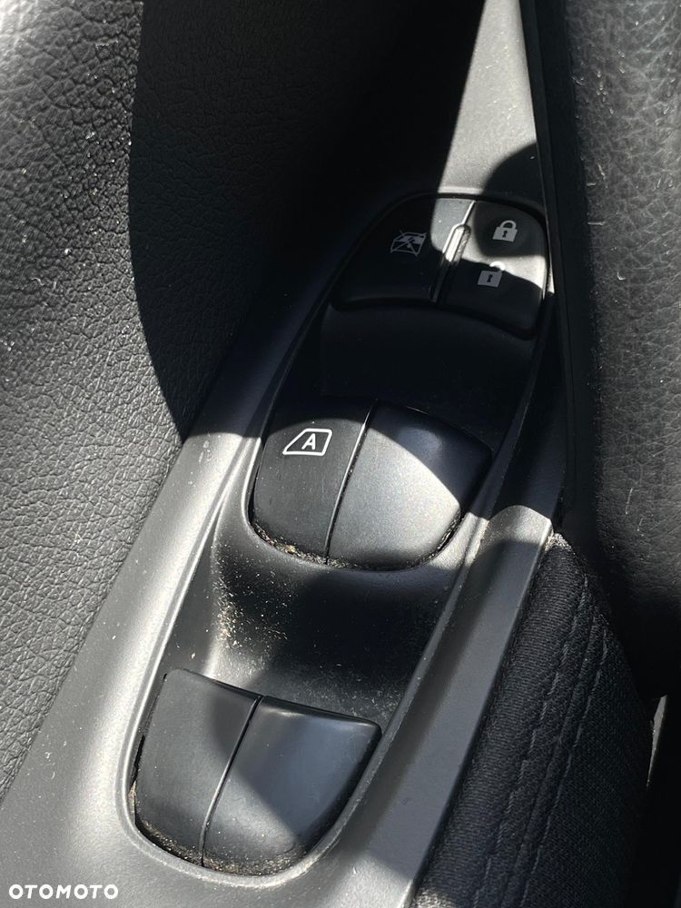 Nissan Qashqai 1.2 DIG-T Visia EU6 - 28