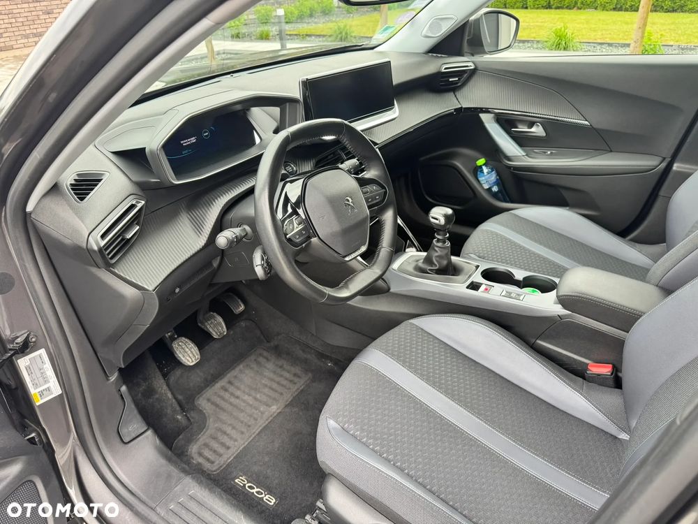 Peugeot 2008 PureTech 130 Allure - 13