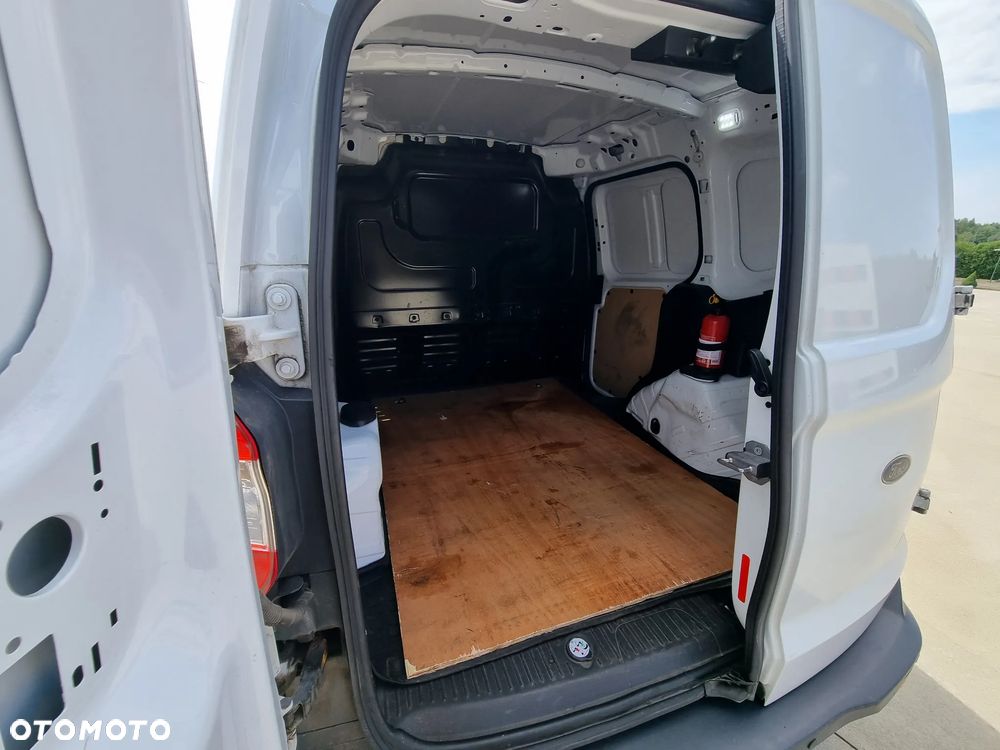 Ford Transit Courier - 8