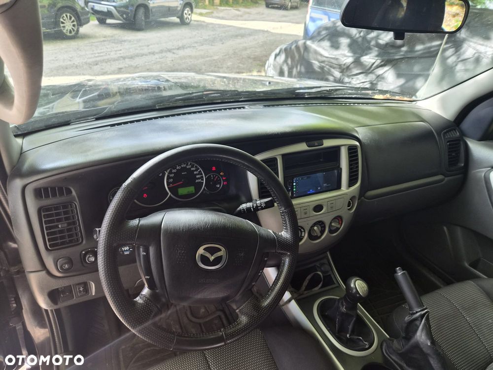 Mazda Tribute 2.3 Comfort - 24