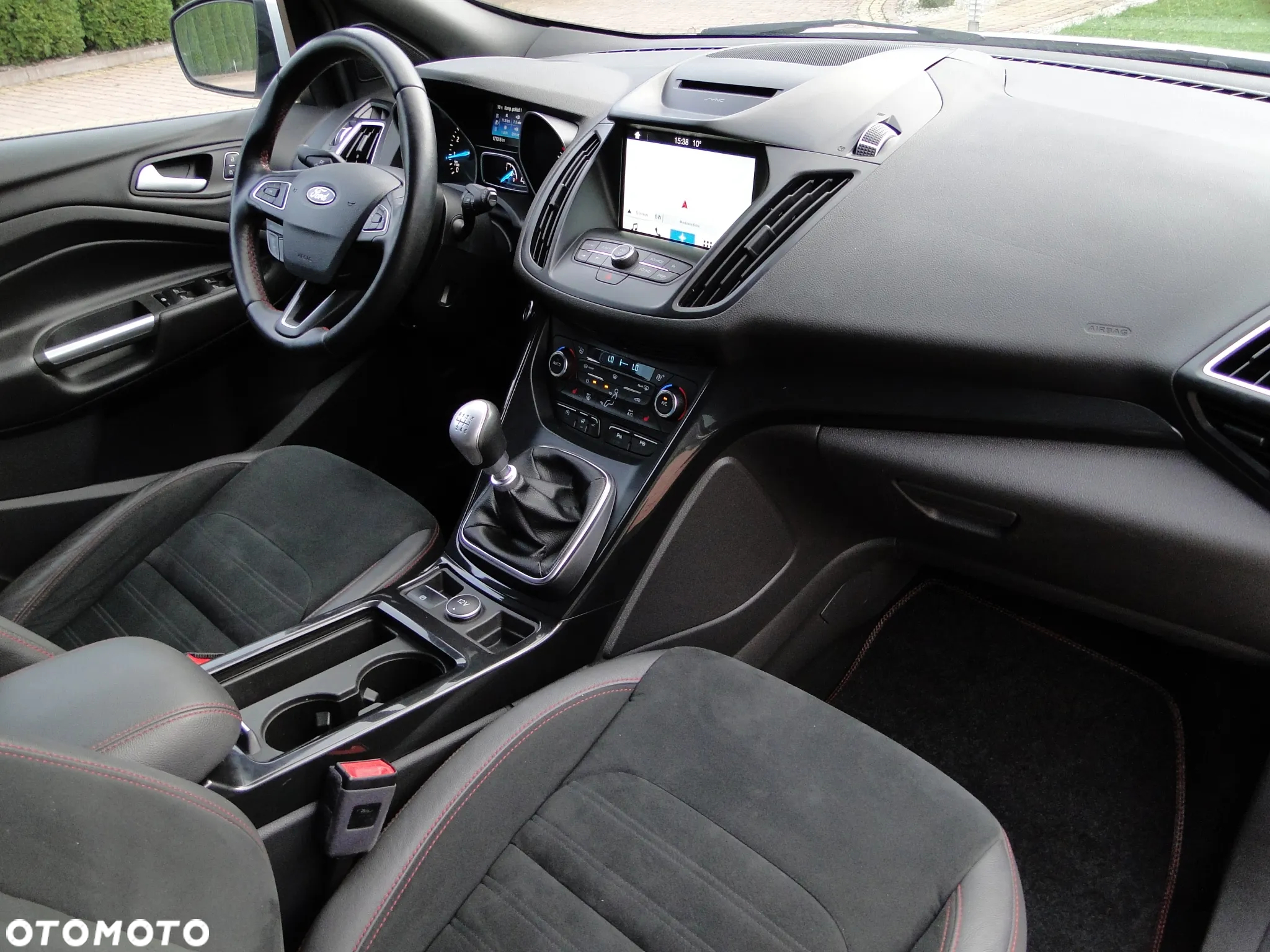 Ford Kuga 1.5 EcoBoost FWD ST-Line ASS - 14