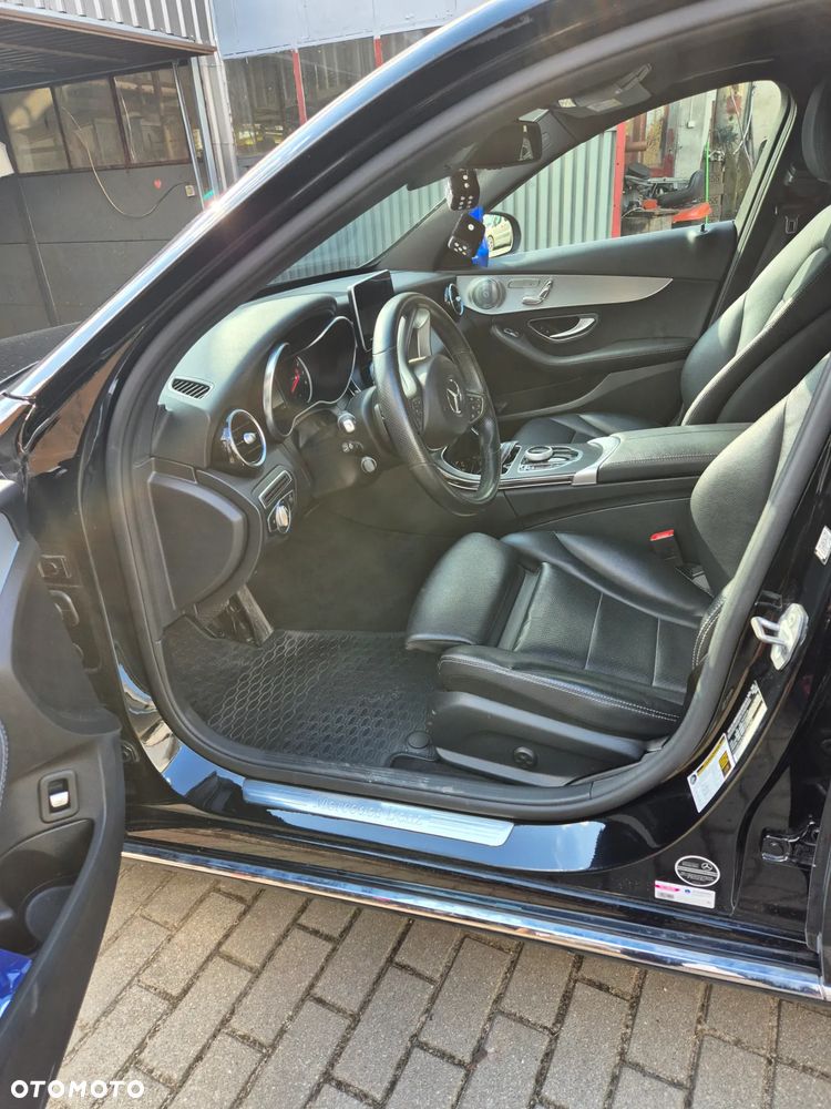 Mercedes-Benz Klasa C 300 9G-TRONIC - 8