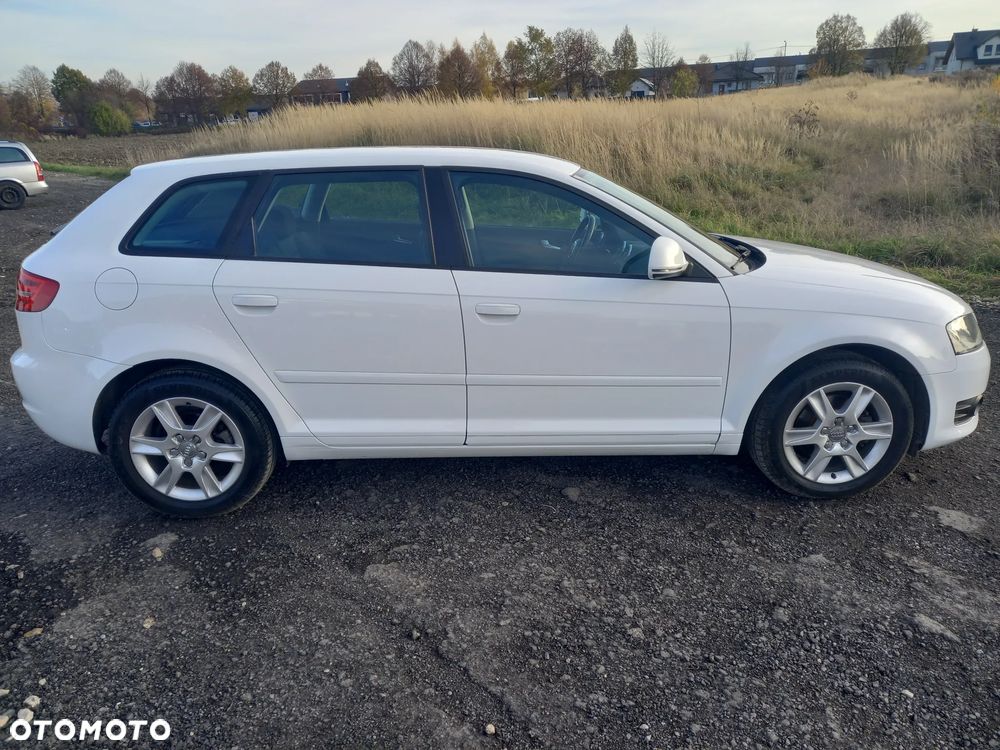 Audi A3 Sportback - 4