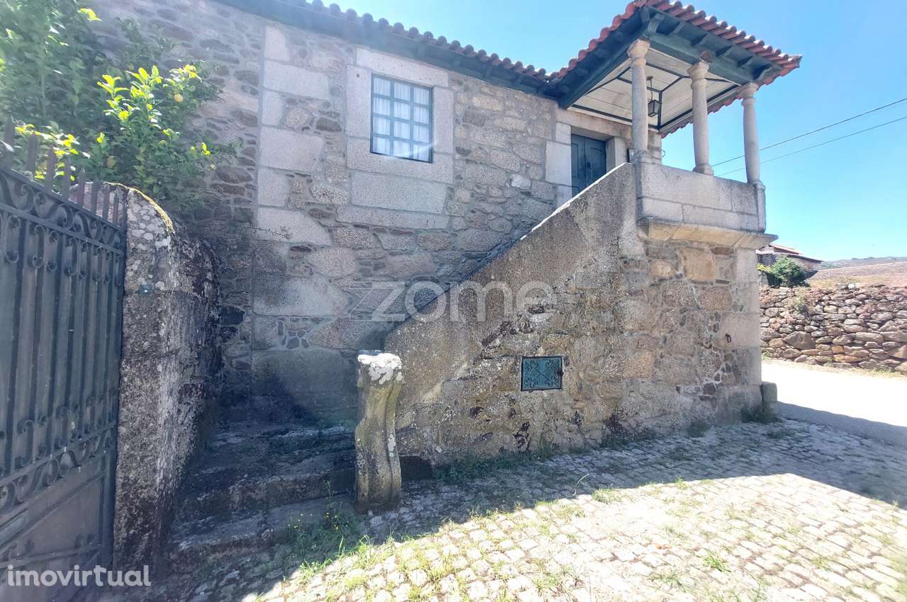 Moradia rústica centenária em Armamar - Grande imagem: 5/58