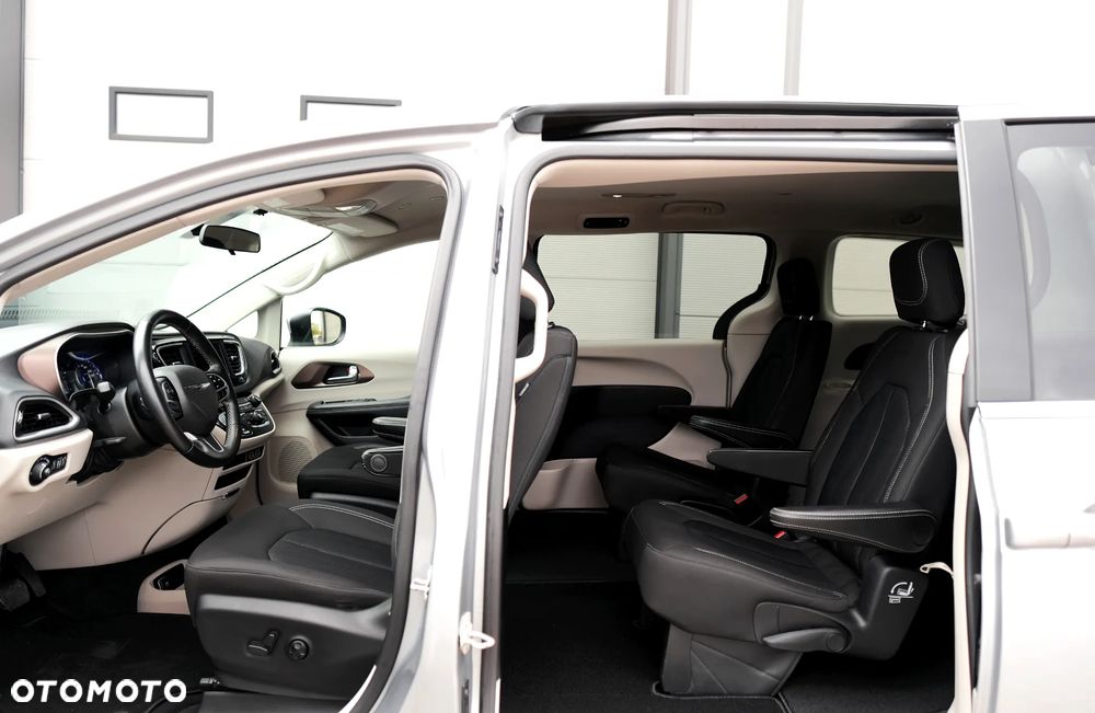 Chrysler Pacifica - 19