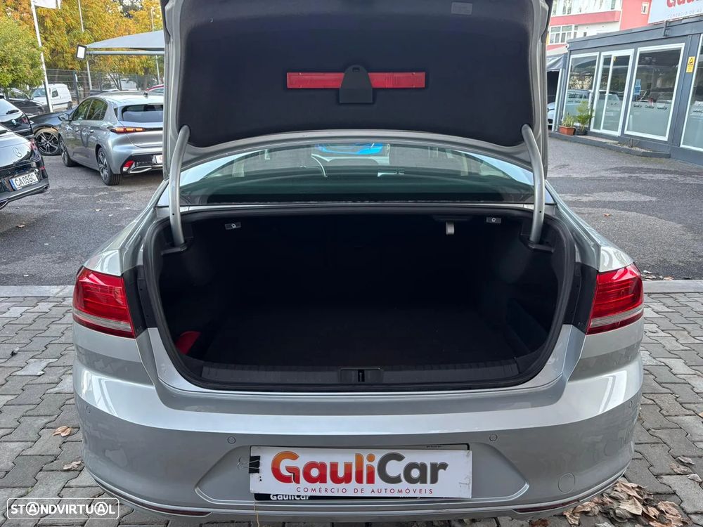 VW Passat 1.6 TDI Confortline - 15