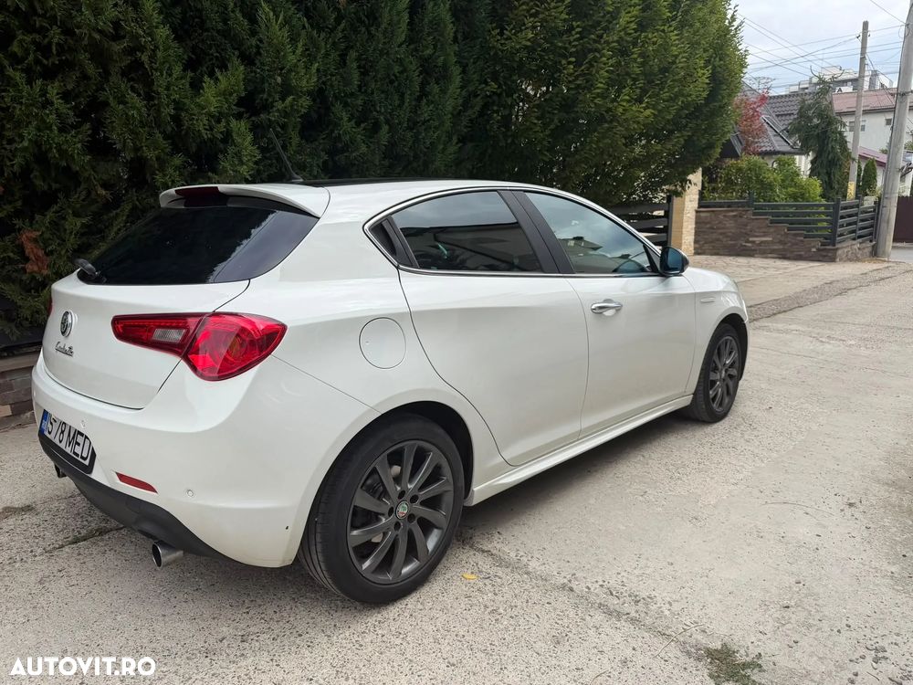 Alfa Romeo Giulietta - 2