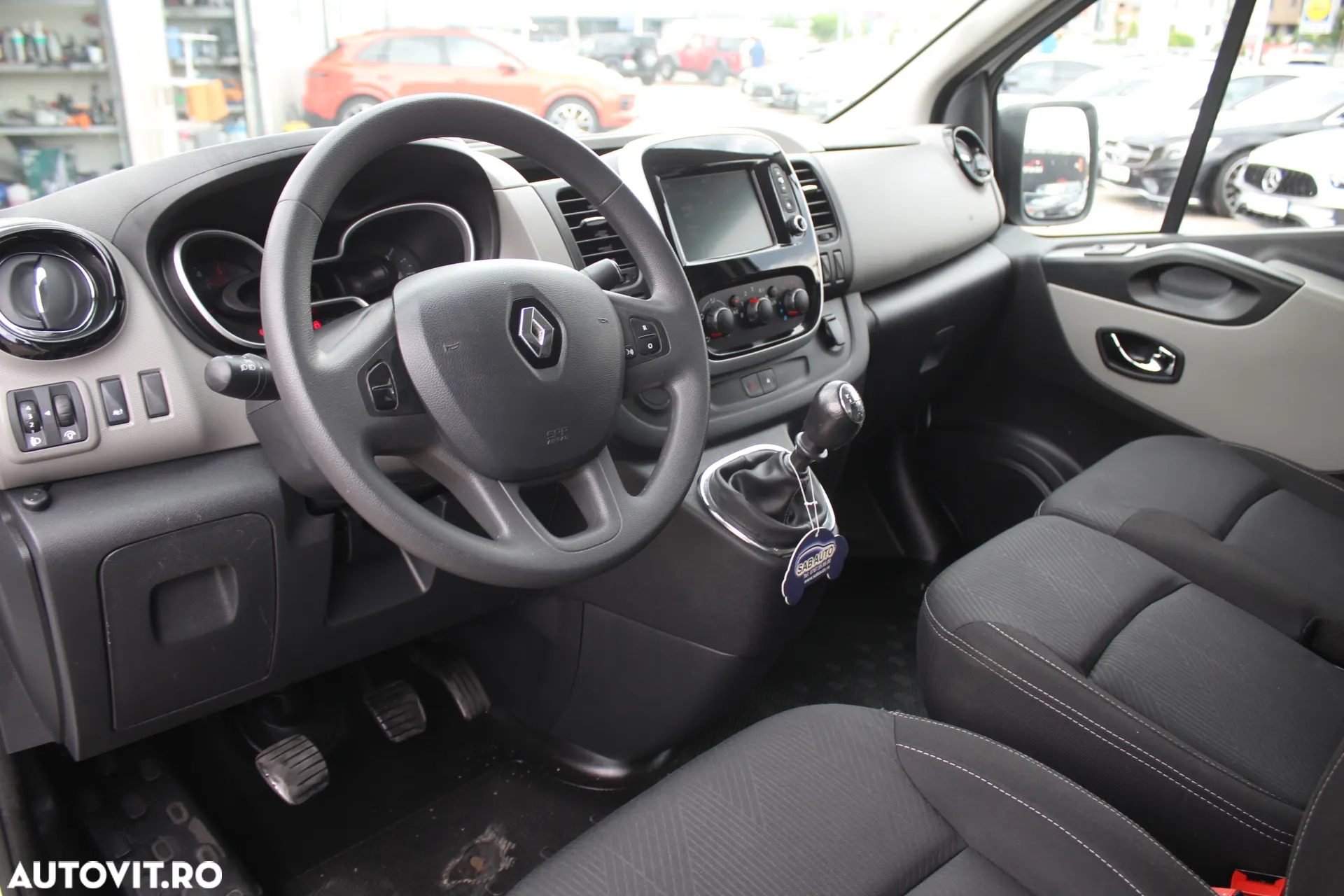 Renault Trafic ENERGY dCi 125 Grand Combi Authentique - 4
