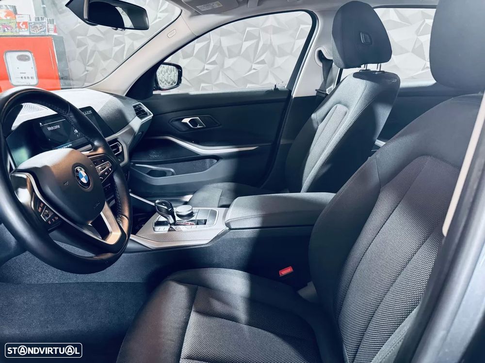 BMW 330 e Touring Aut. Sport Line - 40