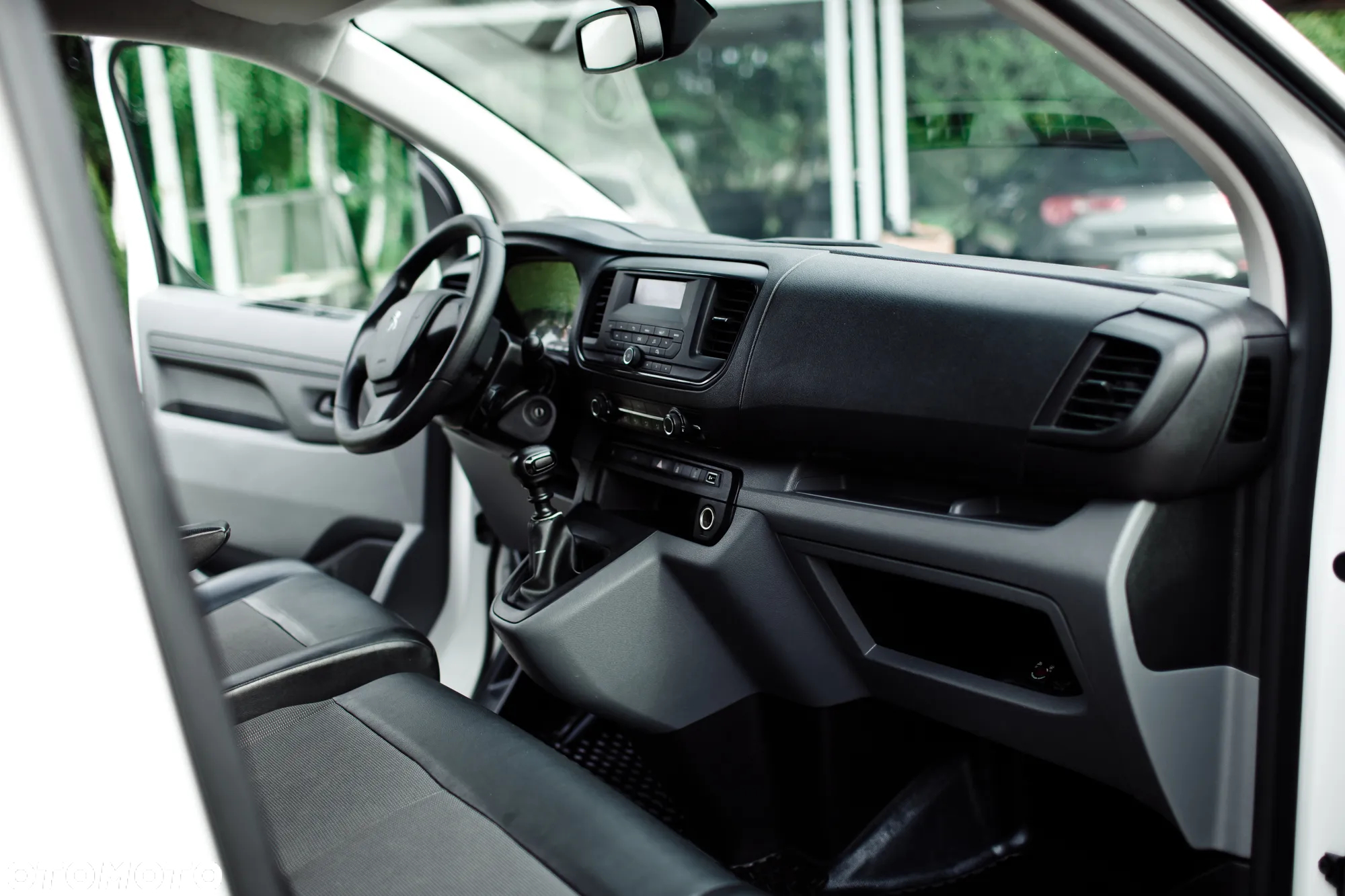 Peugeot EXPERT - 11