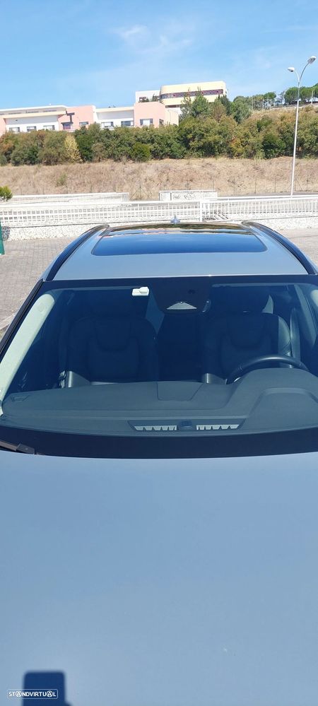 Volvo XC 60 2.0 T6 PHEV Plus Dark AWD - 9