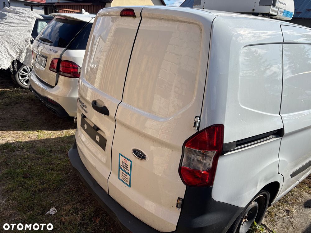 Ford transit courier - 14