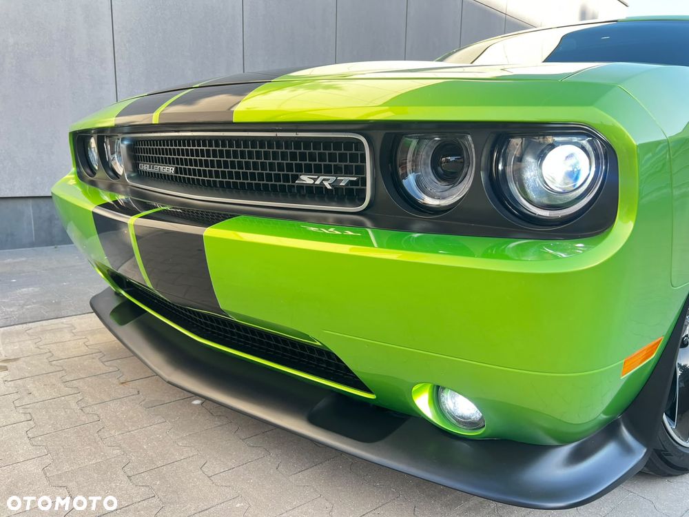 Dodge Challenger - 4