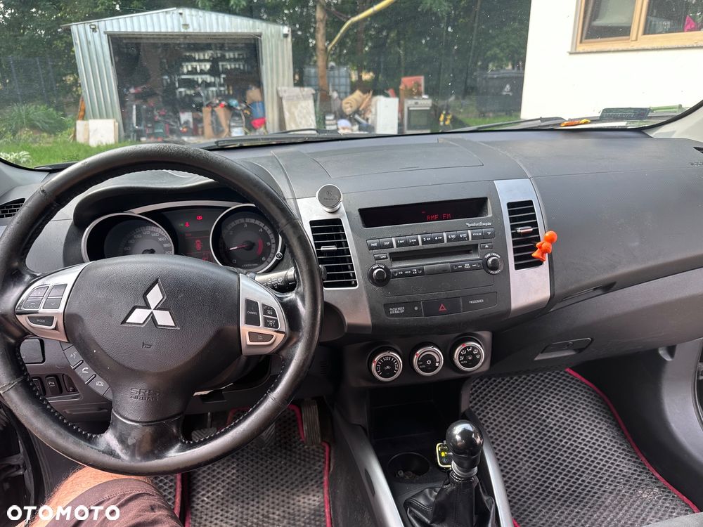 Mitsubishi Outlander 2.0 DID Intense + - 8