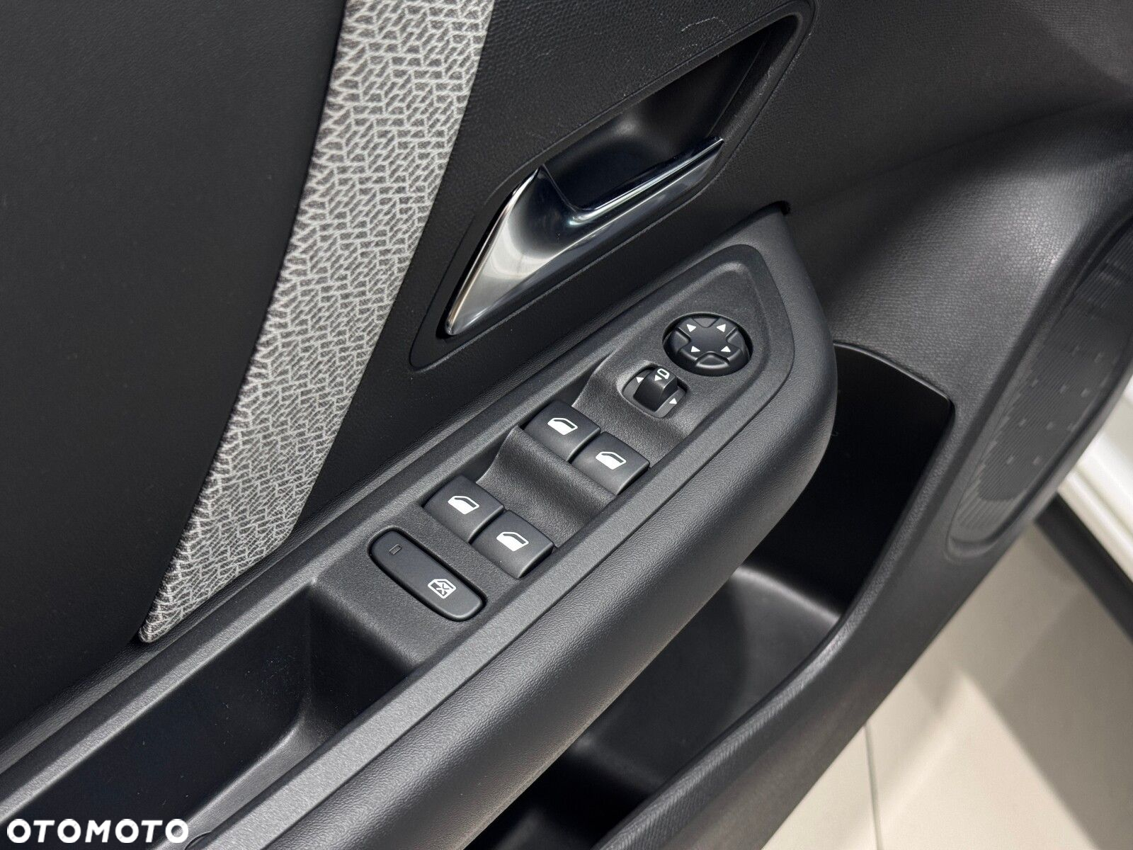 Citroën C4 1.2 PureTech Shine S&S - 21