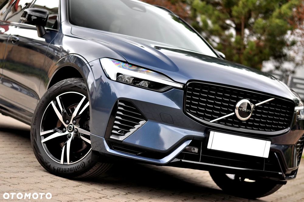 Volvo XC 60 B4 D Plus Dark - 4