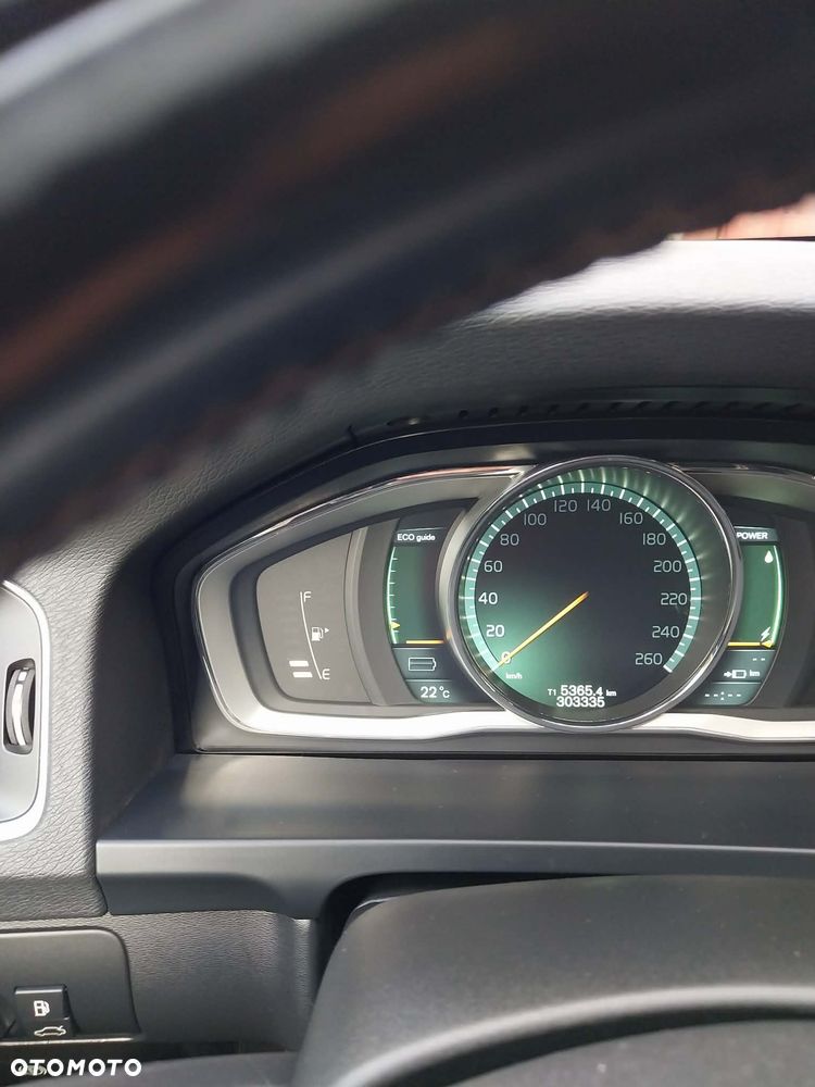Volvo V60 D5 AWD R-Design Summum - 38
