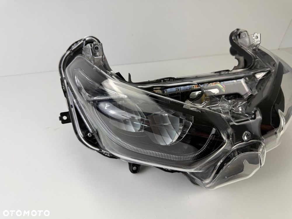 Przednia lampa reflektor Yamaha X-Max 125 2023+ - 2