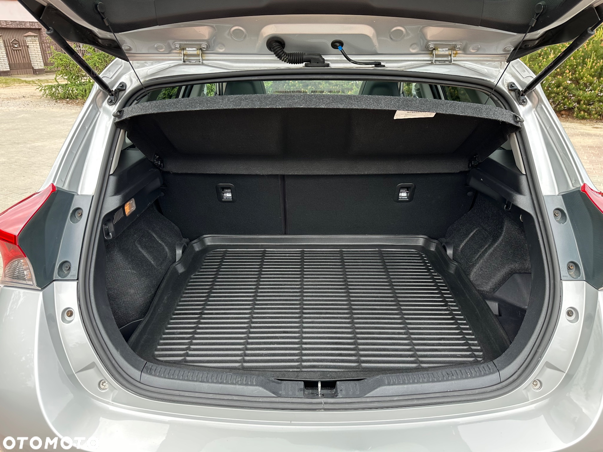 Toyota Auris Hybrid 135 Prestige - 10