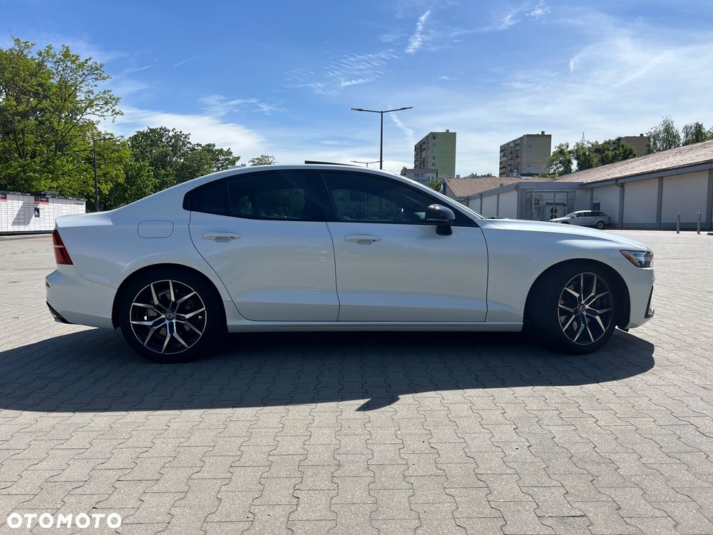 Volvo S60 T6 AWD R-Design - 4