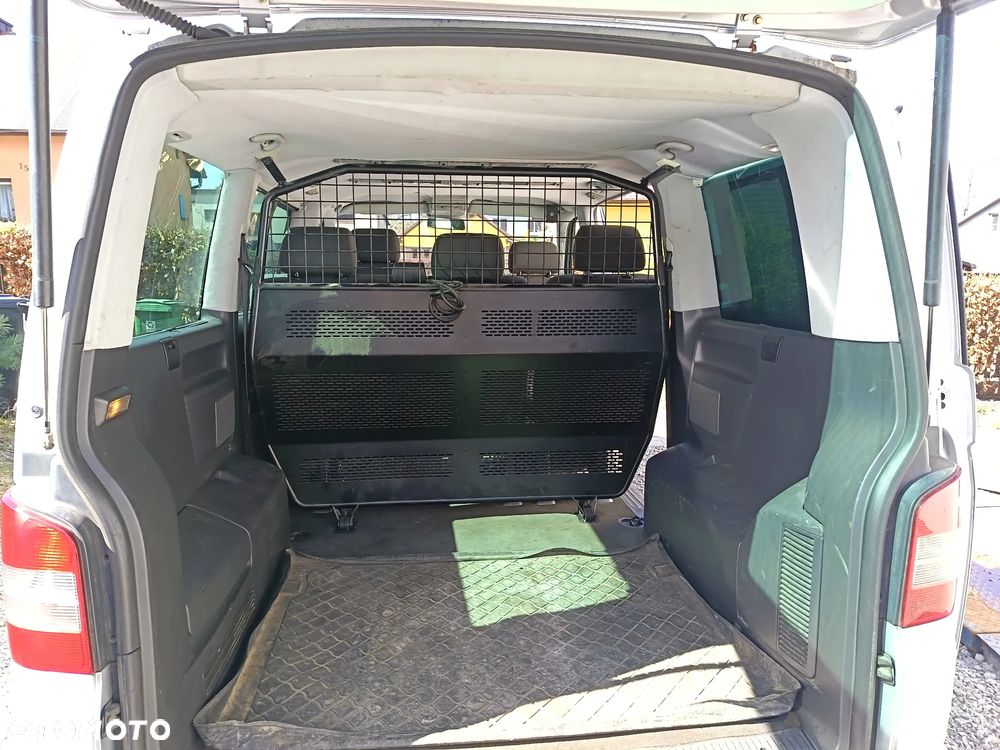 Volkswagen Caravelle - 5