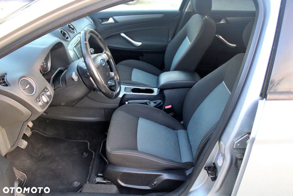 Ford Mondeo 2.0 TDCi Ghia X - 18