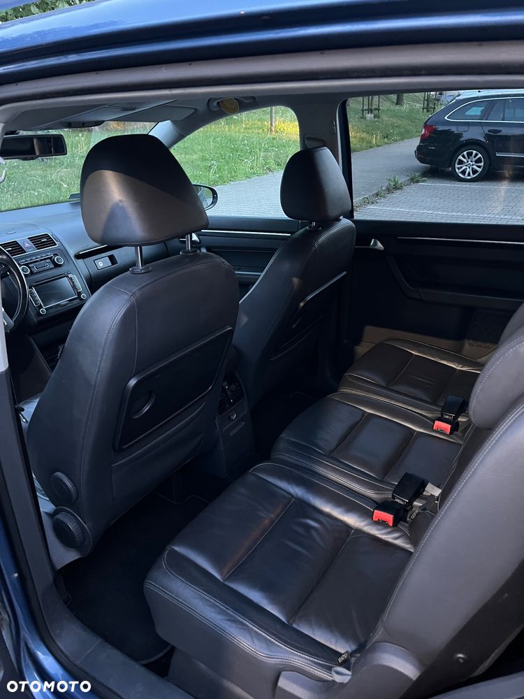 Volkswagen Touran - 8