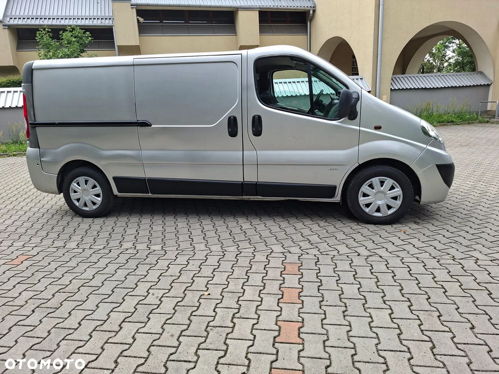 Opel Vivaro - 15